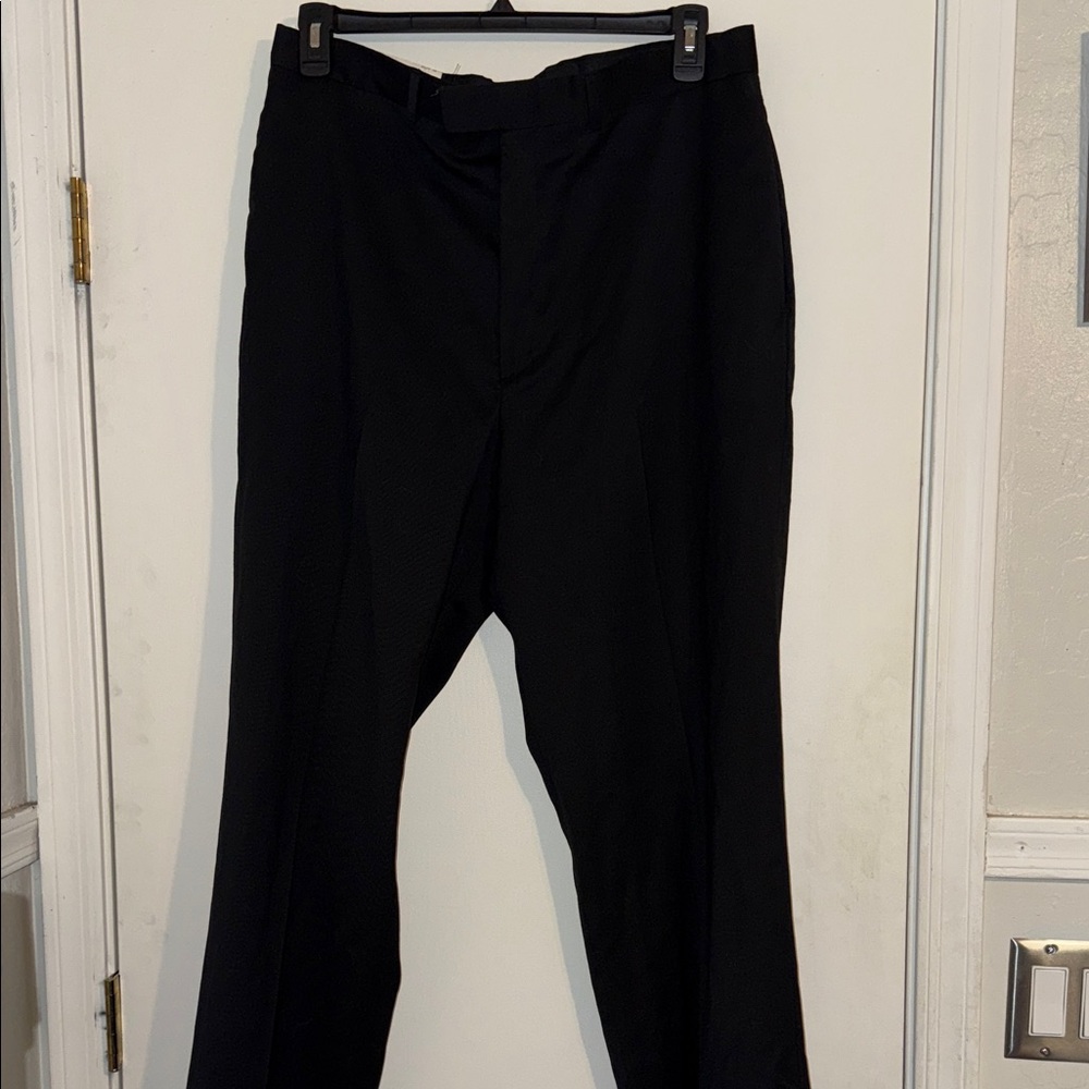 DKNY The Reade Flat Front Pants in Black